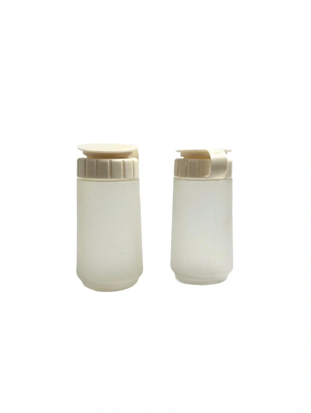 Set of Two Rubbermaid Vintage Clear Plastic Spice Shakers with Flip-Top Lids